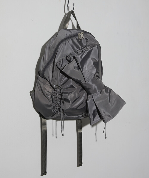 OUTDOOR PRODUCTS（アウトドアプロダクツ）の「OUTDOOR PRODUCTS × Firsthand/アウトドアプロダクツ 別注 リボンバックパック / A4サイズ収納可能 / 19L（バックパック/リュック・レディース・グレー/ブラック/ベージュ・ONE SIZE）」の2枚目の写真