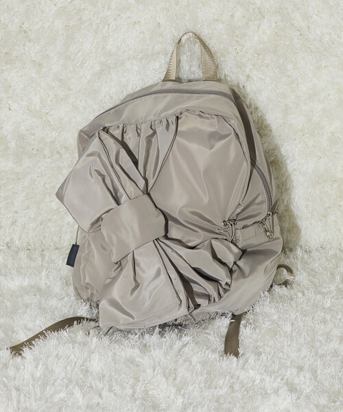 OUTDOOR PRODUCTS（アウトドアプロダクツ）の「OUTDOOR PRODUCTS × Firsthand/アウトドアプロダクツ 別注 リボンバックパック / A4サイズ収納可能 / 19L（バックパック/リュック・レディース・グレー/ブラック/ベージュ・ONE SIZE）」の15枚目の写真