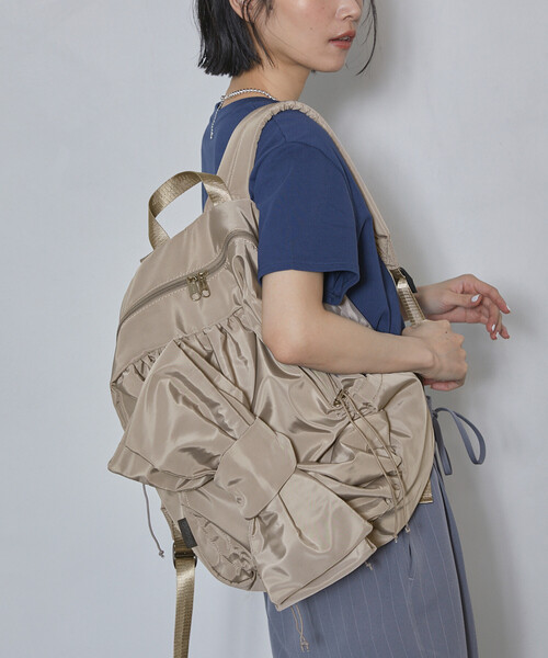 OUTDOOR PRODUCTS（アウトドアプロダクツ）の「OUTDOOR PRODUCTS × Firsthand/アウトドアプロダクツ 別注 リボンバックパック / A4サイズ収納可能 / 19L（バックパック/リュック・レディース・グレー/ブラック/ベージュ・ONE SIZE）」の8枚目の写真