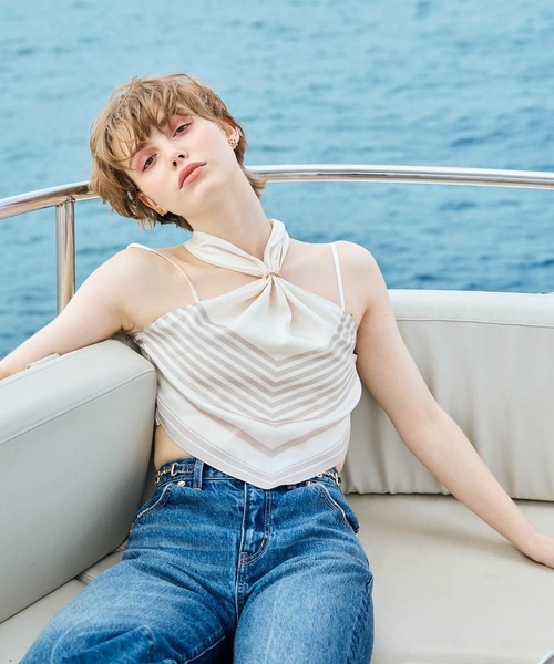 EIMY ISTOIRE（エイミーイストワール）の「スカーフパターンホルターネックトップス（その他トップス・レディース・ベージュ/ブラック・F）」の2枚目の写真