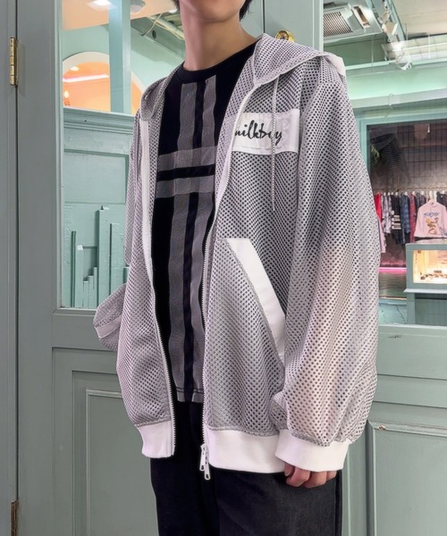 MILKBOY(ミルクボーイ)の「MESHED ZIP パーカー(パーカー・レディース・C/A・FREE)」の9枚目の写真