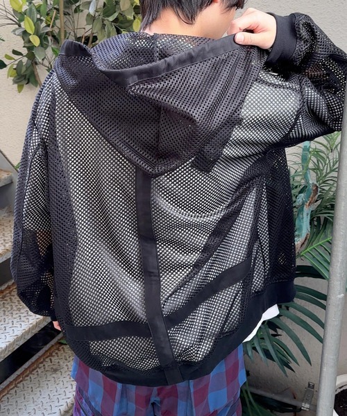 MILKBOY(ミルクボーイ)の「MESHED ZIP パーカー(パーカー・レディース・C/A・FREE)」の8枚目の写真