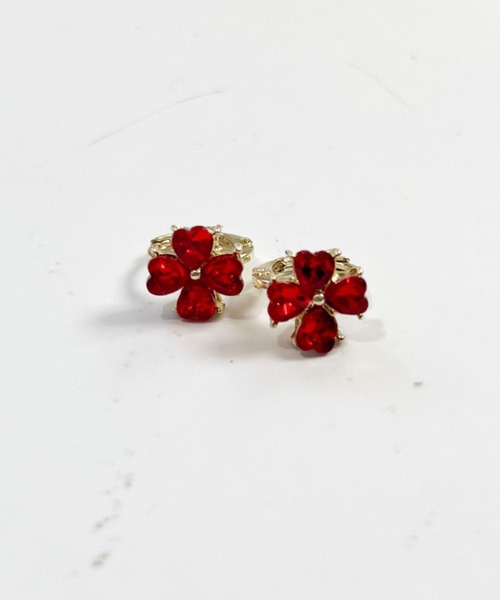 yu-ka（ユーカ）の「YU-KA:クローバーデザインフープピアス Clover design hoop earrings（ピアス（両耳用）・レディース・レッド/ブラック/ゴールド・FREE）」の6枚目の写真