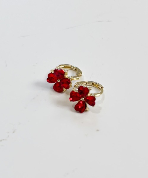 yu-ka（ユーカ）の「YU-KA:クローバーデザインフープピアス Clover design hoop earrings（ピアス（両耳用）・レディース・レッド/ブラック/ゴールド・FREE）」の7枚目の写真
