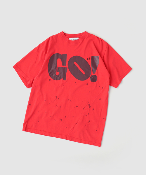 EDIFICE（エディフィス）の「NOMARHYTHM TEXTILE (ノーマリズム テキスタイル) Hand Dye Twist Tee Shirt GO!（Tシャツ/カットソー・メンズ・アイボリー/レッド・3/4）」の2枚目の写真