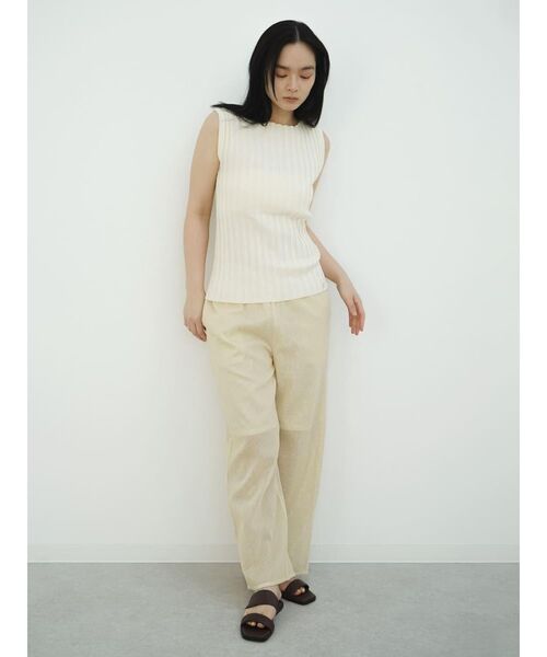 FIKA.（フィーカ）の「Wide rib sleeveless knit pullover（ニット/セーター・レディース・ブラック/オレンジ系2/オフホワイト/グリーン系その他2・MEDIUM）」の16枚目の写真