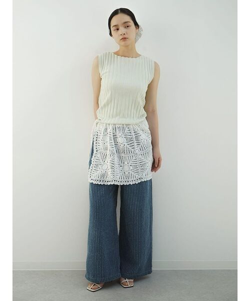 FIKA.（フィーカ）の「Wide rib sleeveless knit pullover（ニット/セーター・レディース・ブラック/オレンジ系2/オフホワイト/グリーン系その他2・MEDIUM）」の20枚目の写真