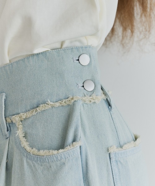OLUN(オルン)の「fringe detail tuck denim pants/フリンジタックデニムパンツ(デニムパンツ・レディース・インディゴブルー/ライトブルー・FREE/SMALL/X-SMALL)」の18枚目の写真