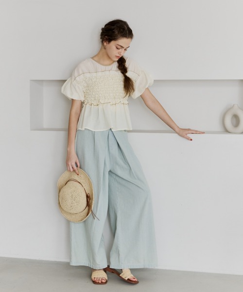 OLUN(オルン)の「fringe detail tuck denim pants/フリンジタックデニムパンツ(デニムパンツ・レディース・インディゴブルー/ライトブルー・FREE/SMALL/X-SMALL)」の15枚目の写真