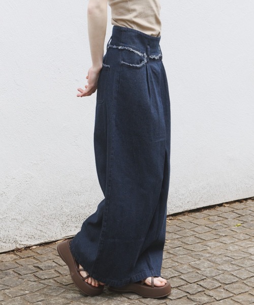 OLUN(オルン)の「fringe detail tuck denim pants/フリンジタックデニムパンツ(デニムパンツ・レディース・インディゴブルー/ライトブルー・FREE/SMALL/X-SMALL)」の9枚目の写真