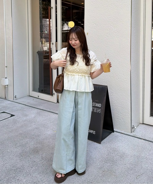 OLUN(オルン)の「fringe detail tuck denim pants/フリンジタックデニムパンツ(デニムパンツ・レディース・インディゴブルー/ライトブルー・FREE/SMALL/X-SMALL)」の11枚目の写真