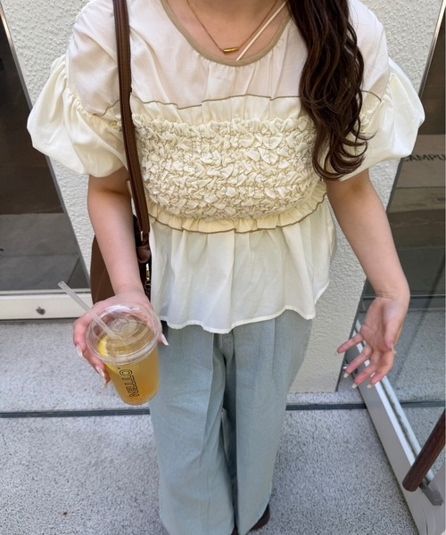OLUN(オルン)の「fringe detail tuck denim pants/フリンジタックデニムパンツ(デニムパンツ・レディース・インディゴブルー/ライトブルー・FREE/SMALL/X-SMALL)」の13枚目の写真