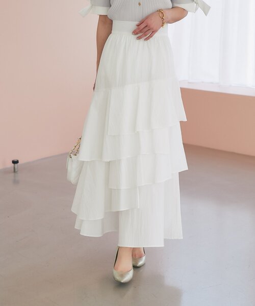 La boutique BonBon（ラブティックボンボン）の「【立体的で華やか】コットンナイロンイレヘムティアードスカート（スカート・レディース・ホワイト/サックスブルー・38/36）」の3枚目の写真
