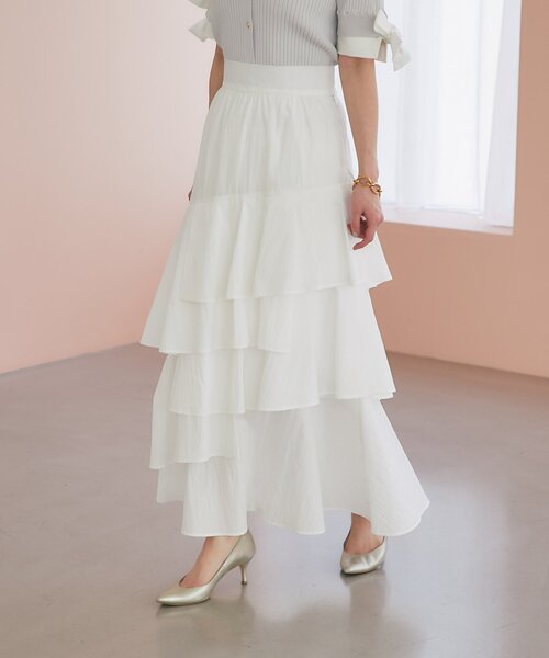 La boutique BonBon（ラブティックボンボン）の「【立体的で華やか】コットンナイロンイレヘムティアードスカート（スカート・レディース・ホワイト/サックスブルー・38/36）」の4枚目の写真