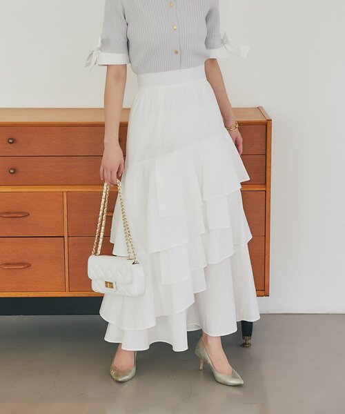 La boutique BonBon（ラブティックボンボン）の「【立体的で華やか】コットンナイロンイレヘムティアードスカート（スカート・レディース・ホワイト/サックスブルー・38/36）」の9枚目の写真