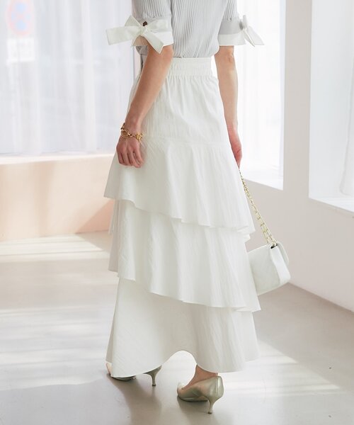 La boutique BonBon（ラブティックボンボン）の「【立体的で華やか】コットンナイロンイレヘムティアードスカート（スカート・レディース・ホワイト/サックスブルー・38/36）」の13枚目の写真