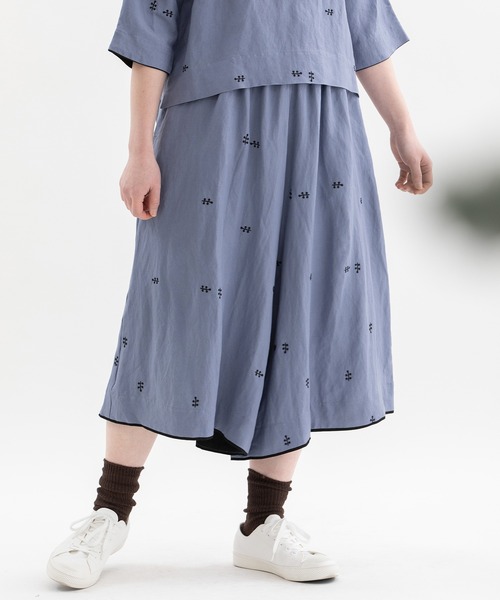 nop de nod（ノップドゥノッド）の「リネンレーヨン刺繍ガウチョパンツ（その他パンツ・レディース・ライトブルー/ブラック/ネイビー・3）」の12枚目の写真