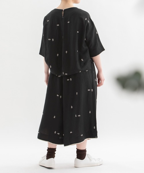 nop de nod（ノップドゥノッド）の「リネンレーヨン刺繍ガウチョパンツ（その他パンツ・レディース・ライトブルー/ブラック/ネイビー・3）」の19枚目の写真