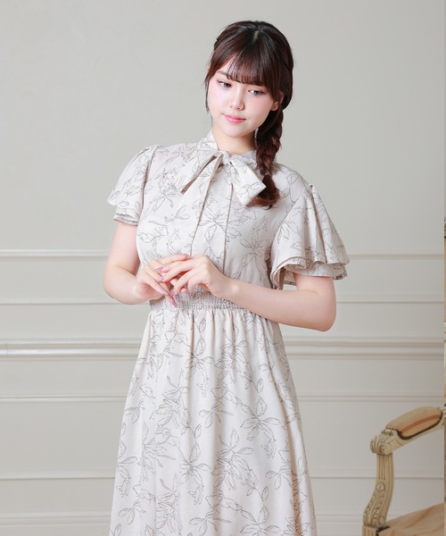 Anely(アネリー)の「花柄 ボウタイ リボン フリル袖 ロング ワンピース(ワンピース・レディース・ベージュ/アイボリー/ブラック・FREE)」の10枚目の写真