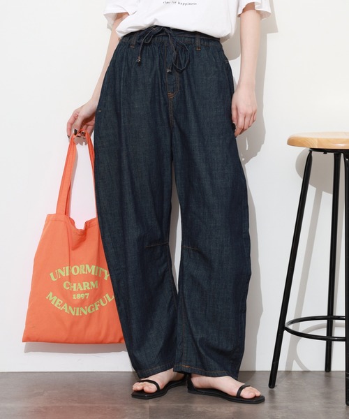 atONE(アットワン)の「ライトオンスデニムイージーバレルパンツ(デニムパンツ・レディース・ワンウォッシュ/ブルー/ネイビー・L/LL/M/3L/4L)」の3枚目の写真