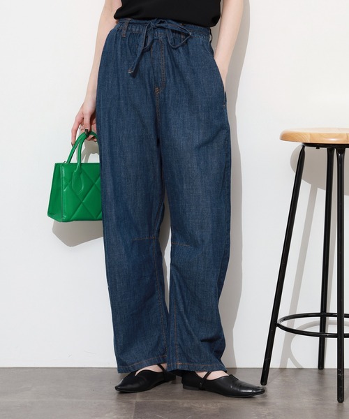 atONE(アットワン)の「ライトオンスデニムイージーバレルパンツ(デニムパンツ・レディース・ワンウォッシュ/ブルー/ネイビー・L/LL/M/3L/4L)」の5枚目の写真