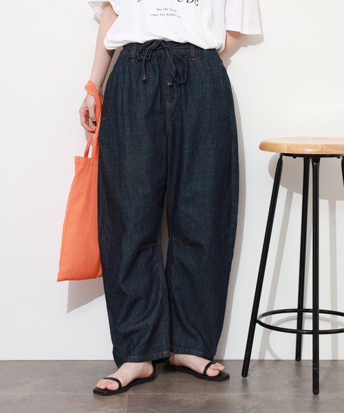 atONE(アットワン)の「ライトオンスデニムイージーバレルパンツ(デニムパンツ・レディース・ワンウォッシュ/ブルー/ネイビー・L/LL/M/3L/4L)」の13枚目の写真