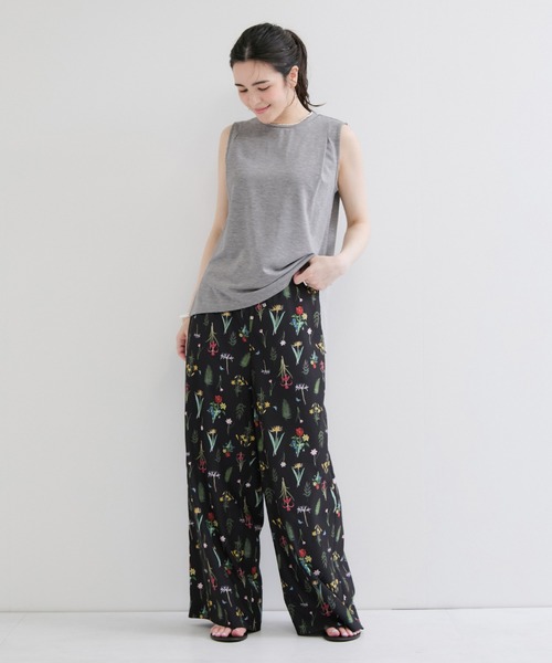 le cercle ADAM ET ROPE'（ルセルクルアダムエロペ）の「【UVカット】カットタンクトップ（タンクトップ・レディース・ブラック/ライトグレー/ホワイト/ピンク系その他2・FREE）」の10枚目の写真
