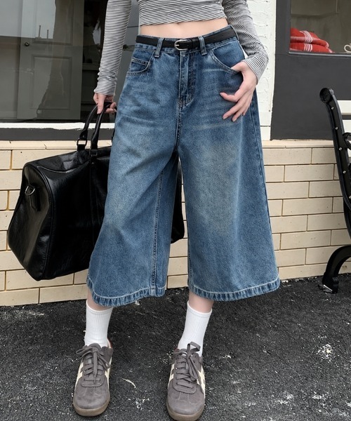 mielu(ミエル)の「ワイドハーフデニムパンツ《ウォッシュ加工/ハイウエスト/バギー/バミューダ/レディース》(デニムパンツ・レディース・ライトブルー/ブラック/ブルー・LARGE/MEDIUM)」の3枚目の写真
