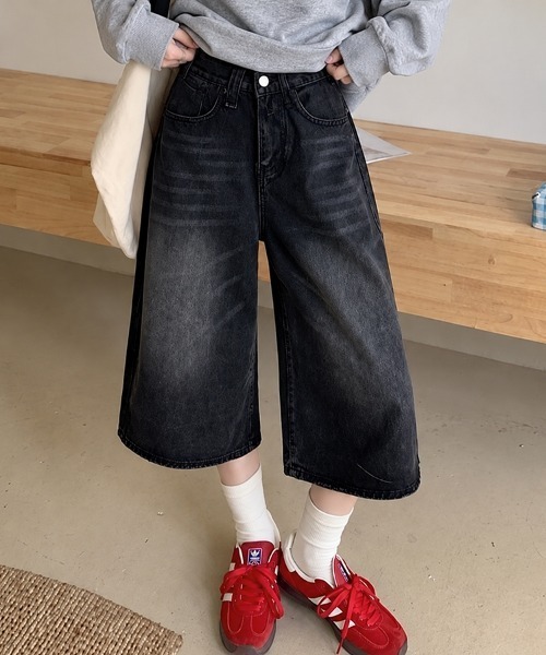 mielu(ミエル)の「ワイドハーフデニムパンツ《ウォッシュ加工/ハイウエスト/バギー/バミューダ/レディース》(デニムパンツ・レディース・ライトブルー/ブラック/ブルー・LARGE/MEDIUM)」の2枚目の写真