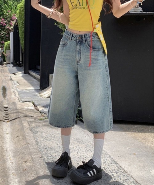 mielu(ミエル)の「ワイドハーフデニムパンツ《ウォッシュ加工/ハイウエスト/バギー/バミューダ/レディース》(デニムパンツ・レディース・ライトブルー/ブラック/ブルー・LARGE/MEDIUM)」の10枚目の写真