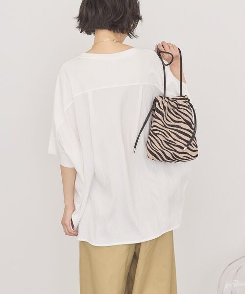 AMERICAN HOLIC(アメリカンホリック)の「【接触冷感】異素材コクーンプルオーバー(Tシャツ/カットソー・レディース・モカ/ブラック/オフホワイト/ネイビー・M/L)」の13枚目の写真