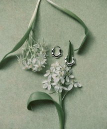 emmi（エミ）の「フラワーフリルワンタッチピアス（ピアス（両耳用））」