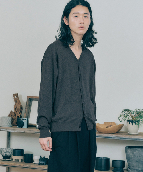 [Maren x Inshing] Унисекс лёгкий V-neck кардиган с чекером чёрный