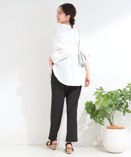 SHOO・LA・RUE(シューラルー)の「【S-LL/洗濯機可】後ろ姿も抜かりなく バックレースアップシャツ(シャツ/ブラウス・レディース・オフホワイト/ライトブルー/ベビーピンク・02/01/04/03)」の19枚目の写真