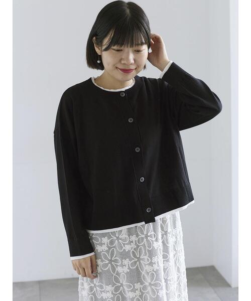 Samansa Mos2(サマンサ モスモス)の「バイカラークルーネックニットカーディガン(カーディガン/ボレロ・レディース・ブラック/グレー/グリーン・F)」の2枚目の写真