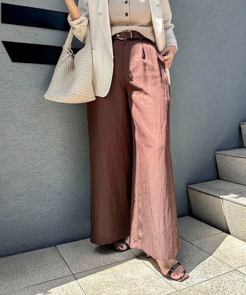 NOLLEY’S Sophi(ノーリーズソフィ)の「ウォッシャブルフィブリルポプリンワイドパンツ(その他パンツ・レディース・ブラウン/ブラック・34/38/36)」の1枚目の写真