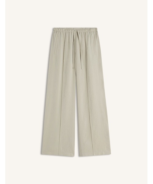 Maison Kitsune(メゾンキツネ)の「FLUID PANTS(スラックス・レディース・ライトオリーブ・40/38/36)」の1枚目の写真