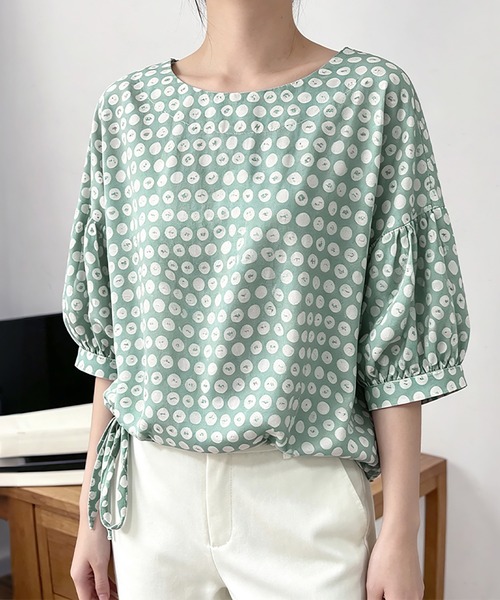 Doux Belle(ドゥーベル)の「総柄デザインブラウス(Tシャツ/カットソー・レディース・ネイビー/ミント/ベージュ・X-LARGE/LARGE/MEDIUM)」の15枚目の写真
