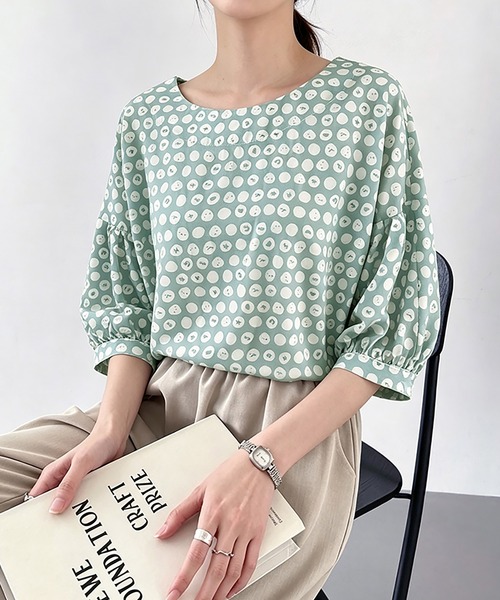 Doux Belle(ドゥーベル)の「総柄デザインブラウス(Tシャツ/カットソー・レディース・ネイビー/ミント/ベージュ・X-LARGE/LARGE/MEDIUM)」の17枚目の写真
