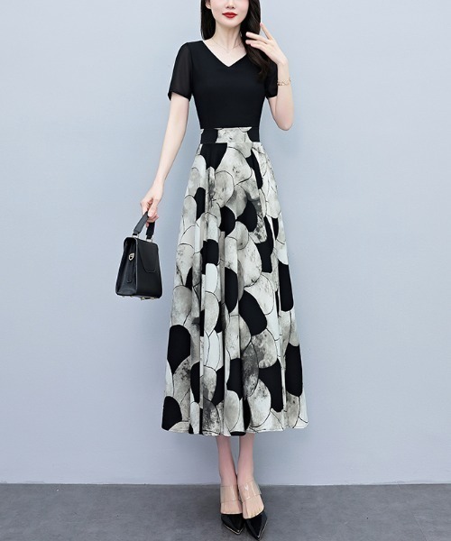 LUCPY(ラクピー)の「アートプリントドッキングフレアワンピース(ワンピース・レディース・ブラック・XX-LARGE/X-LARGE/LARGE/MEDIUM)」の1枚目の写真