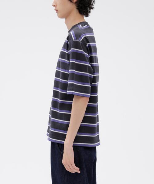 MHL.(エムエイチエル)の「OUTLINE STRIPE JERSEY TOP(Tシャツ/カットソー・メンズ・ホワイト系その他2/ネイビー・MEDIUM/LARGE)」の9枚目の写真