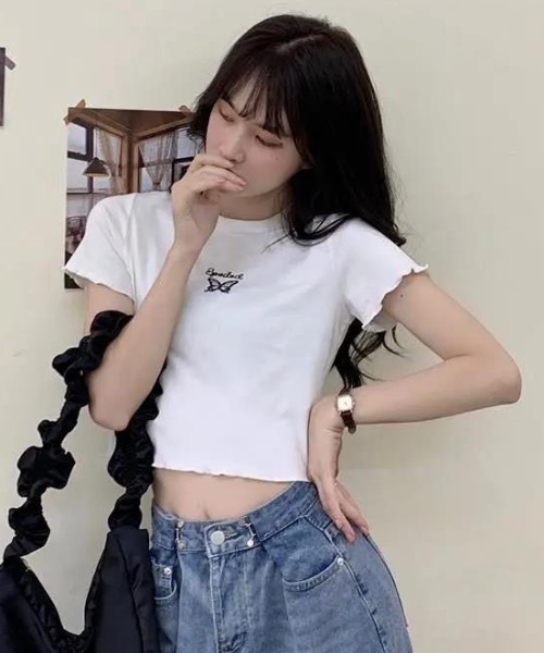 FUNdaysion(ファンデイション)の「ワンポイント刺繍ショートTシャツ(Tシャツ/カットソー・レディース・ブラック/ホワイト・M)」の4枚目の写真