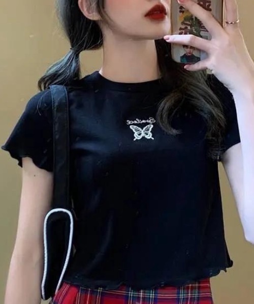 FUNdaysion(ファンデイション)の「ワンポイント刺繍ショートTシャツ(Tシャツ/カットソー・レディース・ブラック/ホワイト・M)」の9枚目の写真