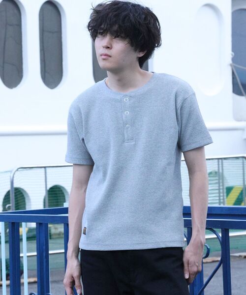 BEN DAVIS（ベンデイビス）の「【BEN DAVIS（ベンデイビス）】WAFFLE S/S HENLEY / クルーネック ワッフル オーバーサイズ 半袖 レイヤード（Tシャツ/カットソー・メンズ・ライトグレー/ワイン/ホワイト/ブラック・MEDIUM/LARGE/X-LARGE）」の17枚目の写真