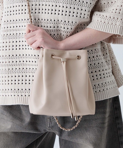 VELNUS(ベルナス)の「【VELNUS】Multi-Way Cross Design Chain Drawstring Bag/マルチway クロスデザイン チェーン巾着バッグ(ショルダーバッグ・メンズ・ブラック/アイボリー・FREE)」の5枚目の写真
