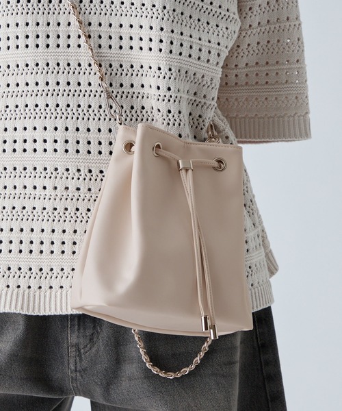 VELNUS(ベルナス)の「【VELNUS】Multi-Way Cross Design Chain Drawstring Bag/マルチway クロスデザイン チェーン巾着バッグ(ショルダーバッグ・メンズ・ブラック/アイボリー・FREE)」の6枚目の写真