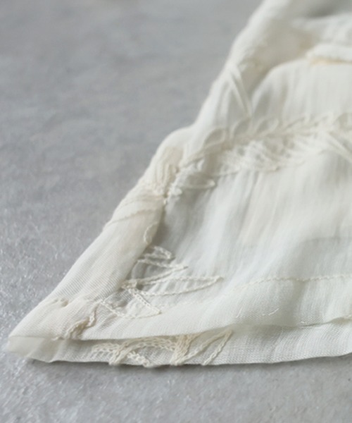 antiqua(アンティカ)の「リーフ 柄 刺繍 シアー テーラードジャケット(テーラードジャケット・レディース・ブラック/ナチュラル・ONESIZE)」の13枚目の写真