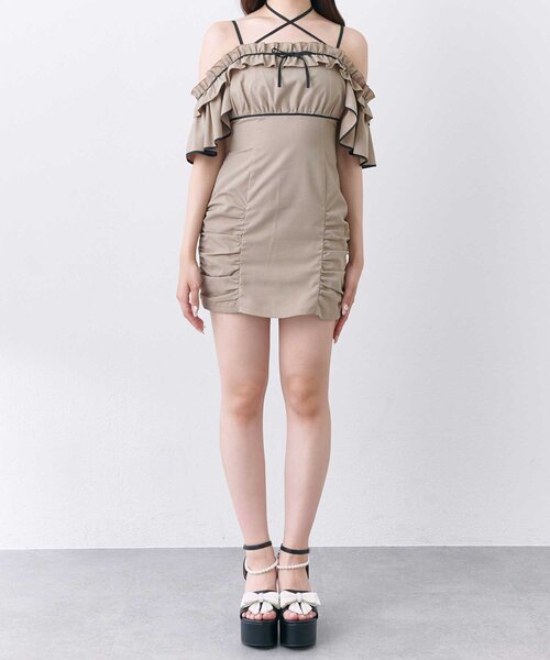 Belle Charme(ベルシャルム)の「【Belle Charme】Frill Offshoulder Onepiece(ワンピース・レディース・ベージュ/ブラック/アイボリー・FREE)」の11枚目の写真