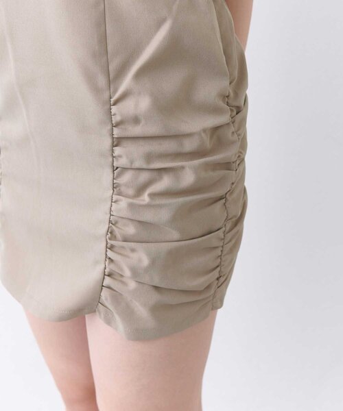 Belle Charme(ベルシャルム)の「【Belle Charme】Frill Offshoulder Onepiece(ワンピース・レディース・ベージュ/ブラック/アイボリー・FREE)」の18枚目の写真