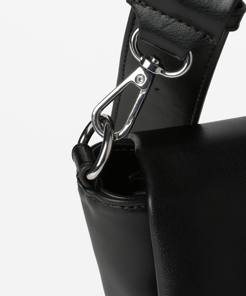 LOWRYS FARM(ローリーズファーム)の「【500mlペットボトル収納可】フラップショルダーBAG 1046881(ショルダーバッグ・レディース・ブラック/ブラウン/アイボリー・FREE)」の12枚目の写真